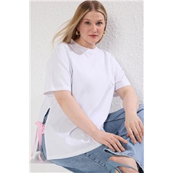 Trendyol Curve Beyaz Yanda Fiyonk Bağlama Detaylı Loose Fit Büyük Beden T-shirt TBBSS25BF00025