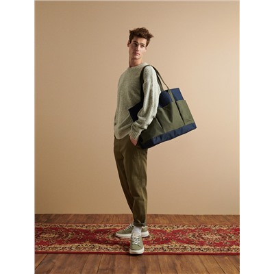 Karottenhose mit schmal zulaufenden Beinen