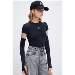 Camiseta y guantes largos Negro