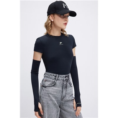 Camiseta y guantes largos Negro