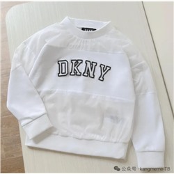 Детский свитшот с разнофактурными вставками и объемной вышивкой  DKN*Y