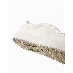 Men’s monochrome trainers.