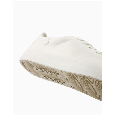 Men’s monochrome trainers.