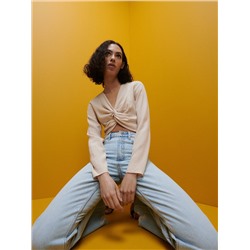 Bluse mit dekorativem Knotendetail