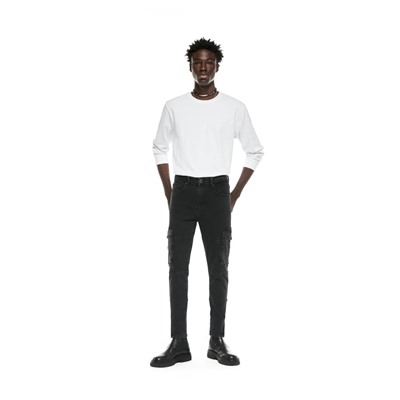 CARGO JEANS WITH ZIP
