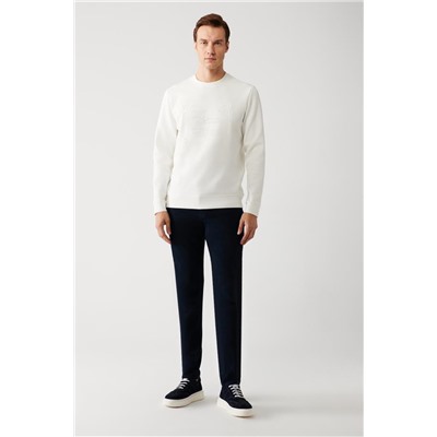 Beyaz İnterlok Kumaş Bisiklet Yaka Slogan Gofre Baskılı Regular Fit Standart Kesim Sweatshirt