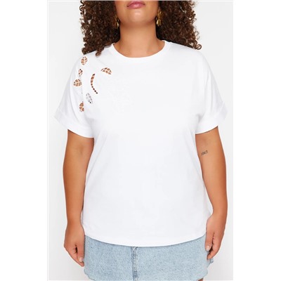 Beyaz Brode Detaylı Basic %100 Pamuk Örme T-shirt TBBSS24BF00055