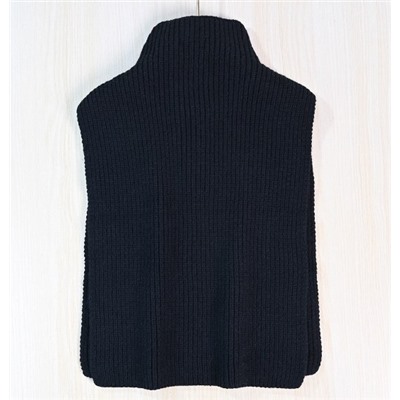 Вязаный жилет-шаль