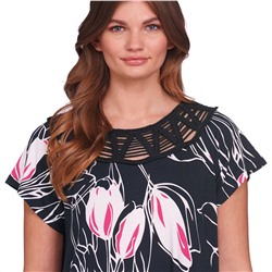 Damen Kleid mit dekorativem Ausschnitt