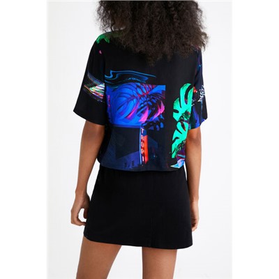 Camisa cropped tropical