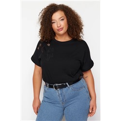 Siyah Brode Detaylı Basic %100 Pamuk Örme T-shirt TBBSS24BF00055