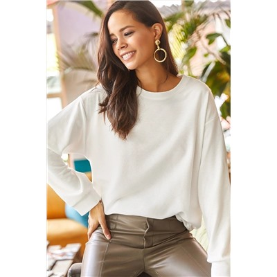 Olalook Kadın Düz Ekru Basic Yumuşak Dokulu Salaş Sweatshirt SWT-19000457