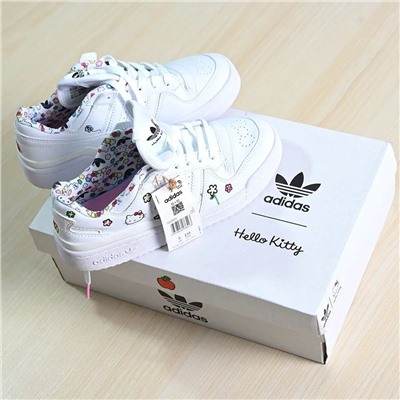 Подростковые кроссовки  Adida*s 🩵 Hello Kitty