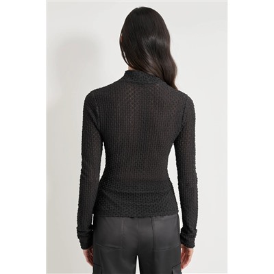 PEBBLE LACE TURTLENECK