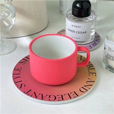 Инстаграммные цветные кружки с подставками ☕️