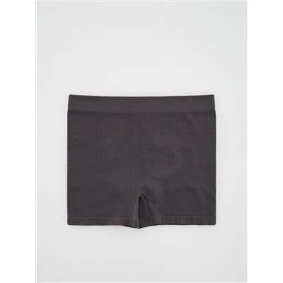 Nahtlose Slips im Shorts-Stil