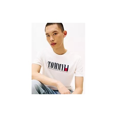 Tommy Jeans Retro Flag Logo T-Shirt
