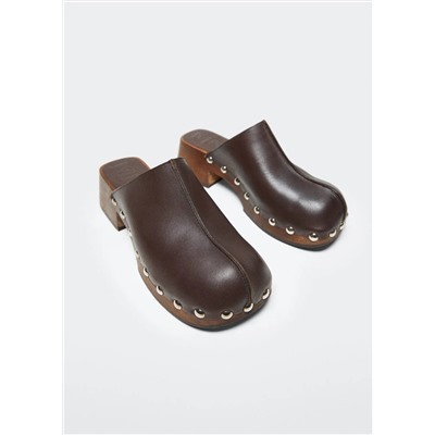 Zueco piel tachuelas -  Mujer | MANGO OUTLET Melilla