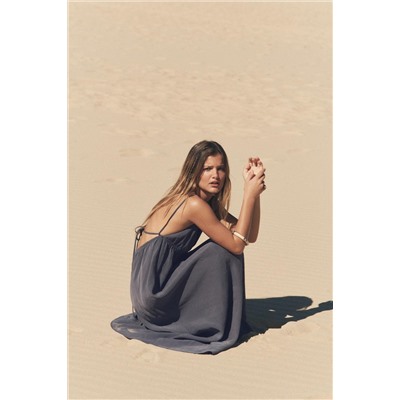 FLOWING STRAPPY MIDI DRESS