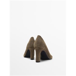 Split suede heeled shoes