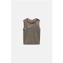KNIT TOP WITH GOLDEN APPLIQUÉ