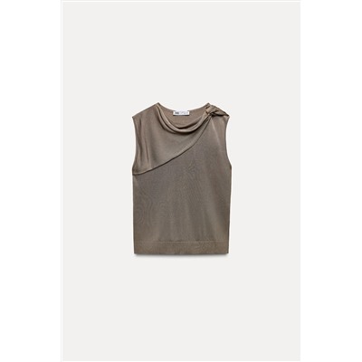 KNIT TOP WITH GOLDEN APPLIQUÉ