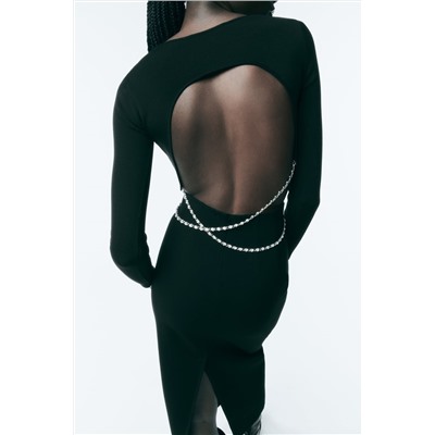 KNIT TOP WITH RHINESTONE CHAIN DETAIL