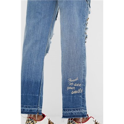 Pantalón vaquero Boyfriend tachuelas