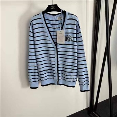 Женский кардиган с брошью в виде камелии и пуговицами спереди и на спине  Chane*l