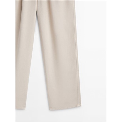 Pantalón lyocell loose fit
