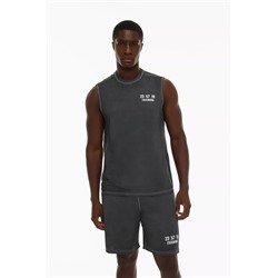 Sleeveless sports T-shirt