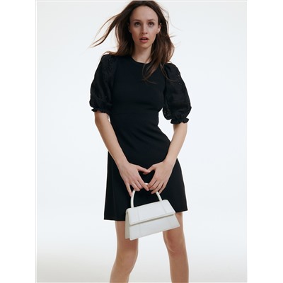 Kleid mit hohem Viskoseanteil