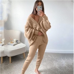 Костюм женский