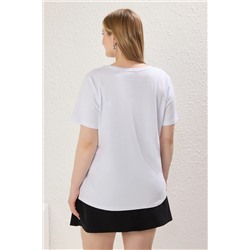 Beyaz Boyfriend Fiyonk Nakış Detaylı %100 Pamuk Örme Büyük Beden T-shirt TBBSS24BF00029