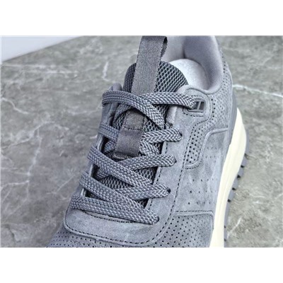 Женские кожаные кроссовки, экспорт в Россию