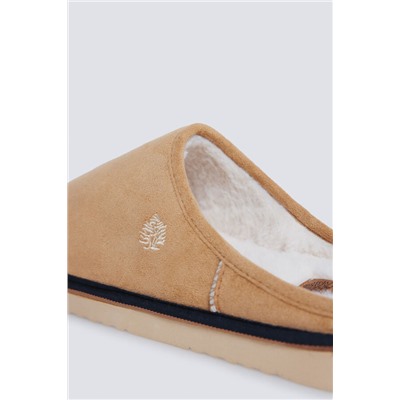 Zapatilla destalonada pelo