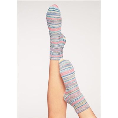 Mehrfarbige kurze Socken in Häkeloptik