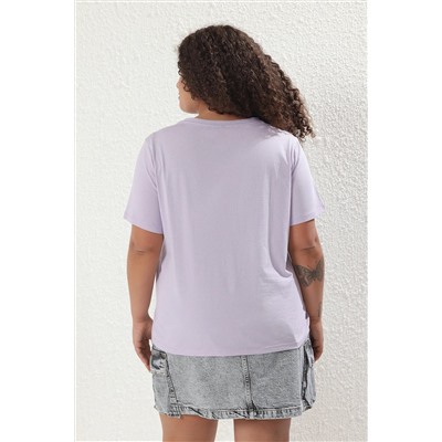 Lila Kokteyl Baskılı Boyfriend Fit Büyük Beden T-shirt TBBSS25BF00068