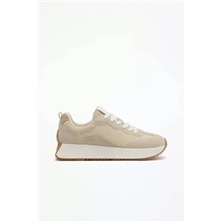 Casual sneakers