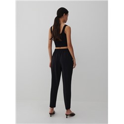 Jogger mit Bügelfalte