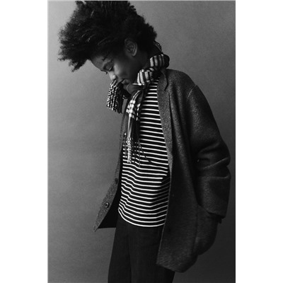 BUTTONED KNIT BLAZER