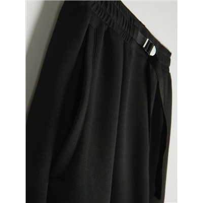 Chinohose mit Gürtel