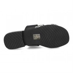 10608 - BDA
                SANDALIAS PLANAS
