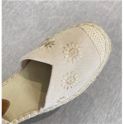 Летние новые туфли на плоской подошве