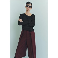 KNIT TOP WITH GATHERED SIDES