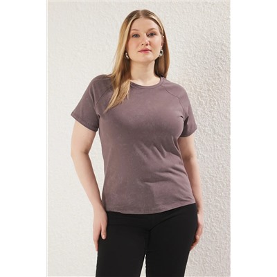 Gri Bisiklet Yaka Yıkamalı Örme Büyük Beden T-shirt TBBSS25BF00005