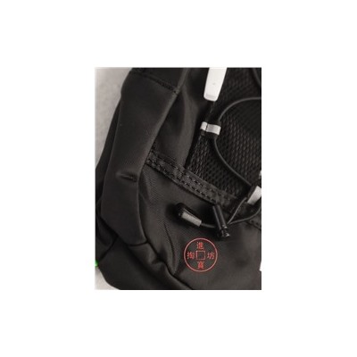 Небольшой удобный рюкзак  The Nort*h Fac*e