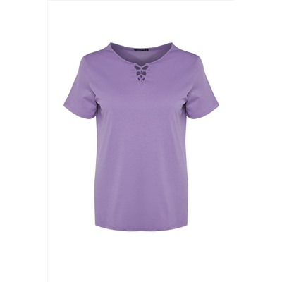 Lila Yaka Detaylı Boyfriend Fit %100 Pamuk Örme Büyük Beden T-Shirt TBBSS22TS1027