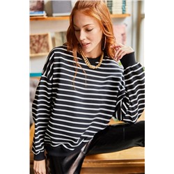 Olalook Kadın Siyah Beyaz Çizgili Basic Yumuşak Dokulu Salaş Sweatshirt SWT-19000457