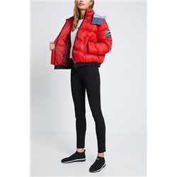 Chaqueta corta acolchada doble capucha